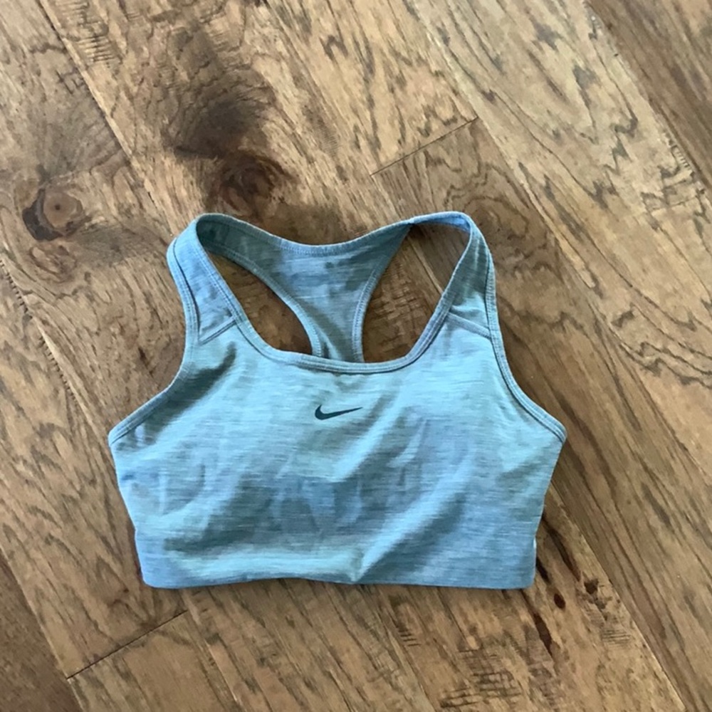 Nike sports bra gray size medium but fits like a small.